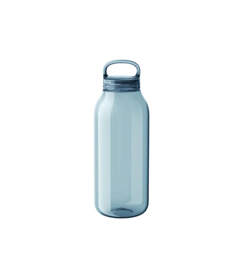 botella azul resistente a impactos marca kinto