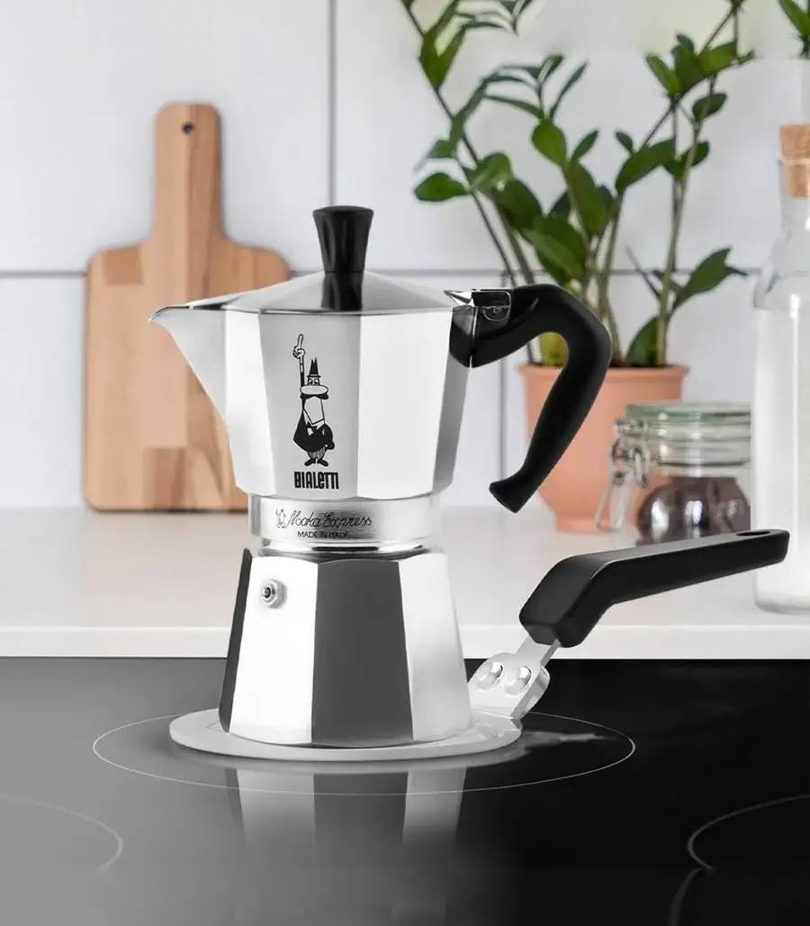 Plato adaptador para usar cafeteras italianas en vitrocerámicas de inducción de la marca Bialetti