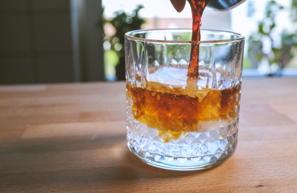 blog-ineffablecoffee-roaster-cafe-en-verano-8 Un espresso mientras se mezcla con tonic water para un burbujeante receta de café en verano