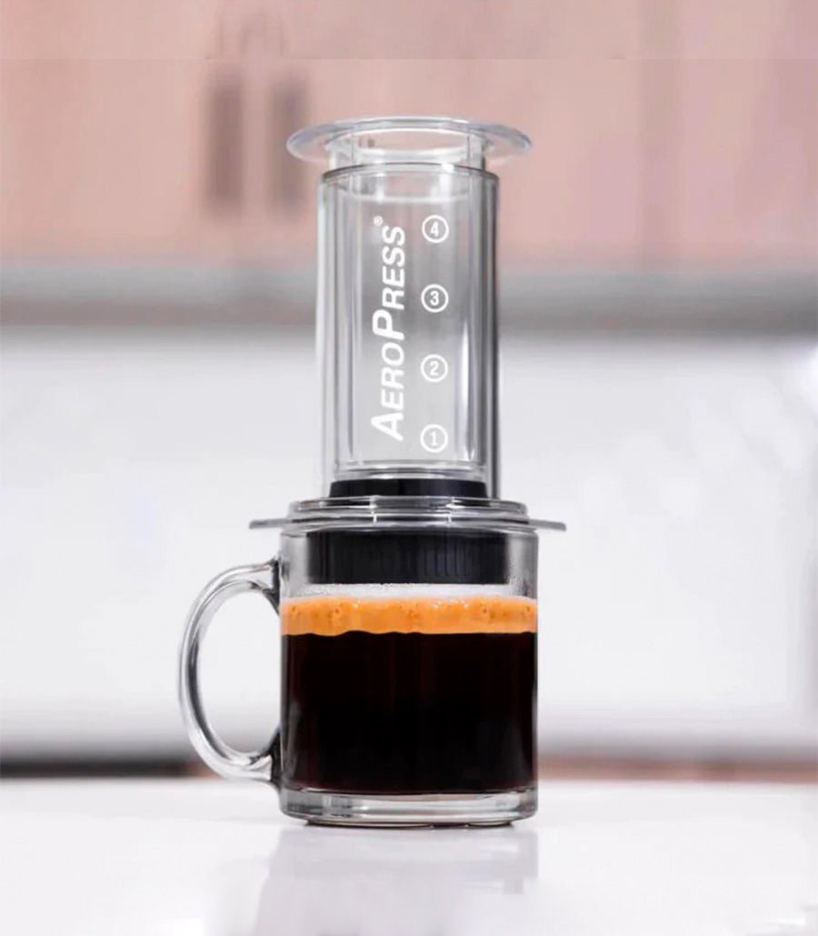 Cafetera AeroPress clear con tapa de filtro control flow