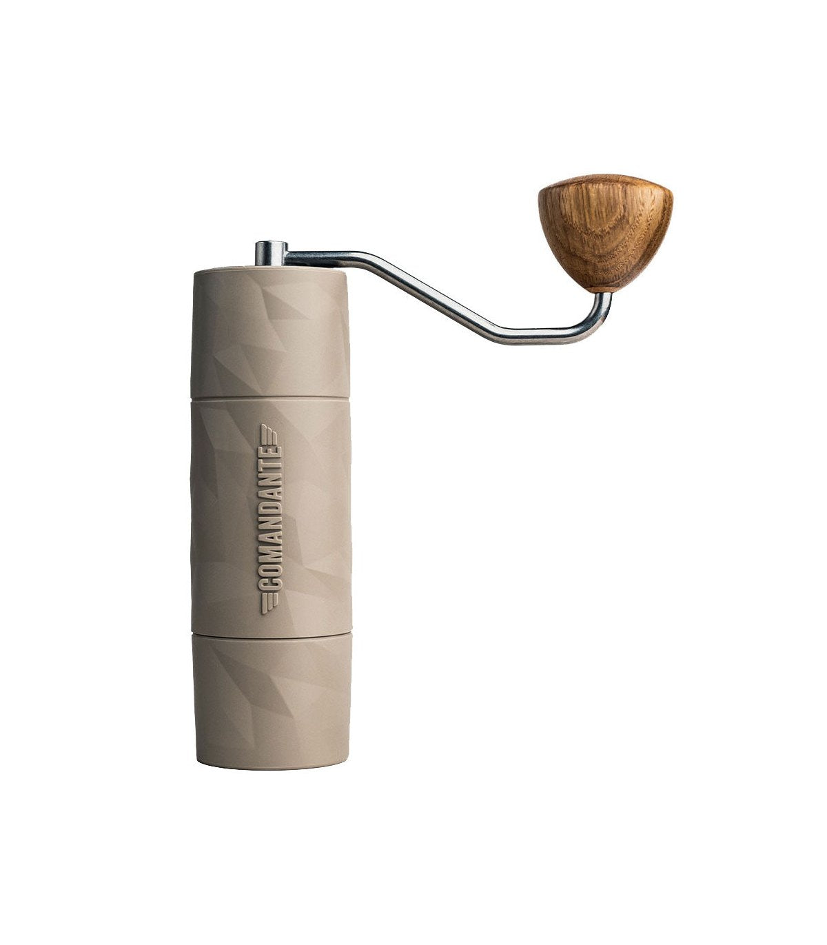 Molinillo de café manual Comandante C40 X25 Trailmaster Dune con fresas cónicas de acero inoxidable martensítico con un alto contenido en nitrógeno altamente resistentes a las dentaduras.